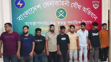 নিউ মার্কেট থেকে সহস্রাধিক ধারালো অস্ত্র উদ্ধার, আটক ৯