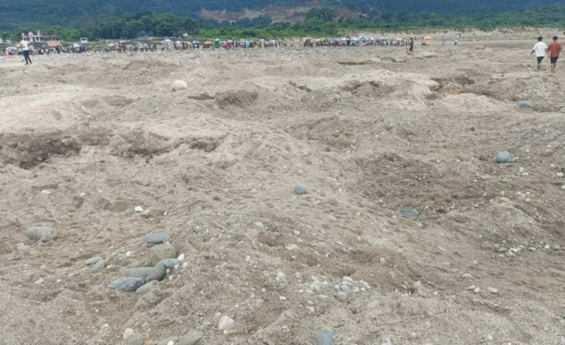 সিলেটে সাদা পাথর উদ্ধারে অভিযান শুরু সিলেটে সাদা পাথর উদ্ধারে অভিযান শুরু
